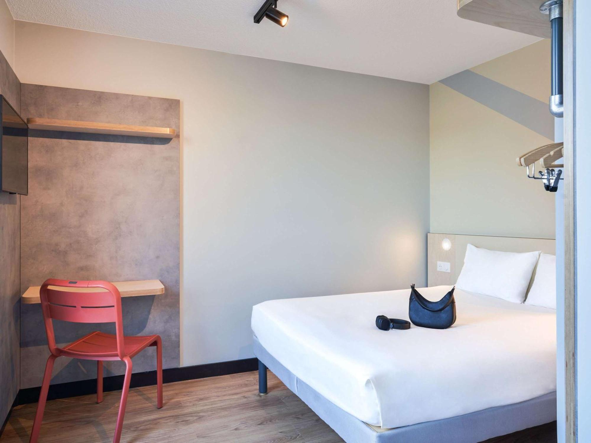 Ibis Budget Issy Les Moulineaux Paris Ouest Issy-les-Moulineaux Exterior foto